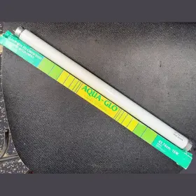 Aqua-glo A-1582 Aqua-glo 18 Inch Fluorescent Aquarium Lamp 15 Watt Enhances Fish Colors / Growth
