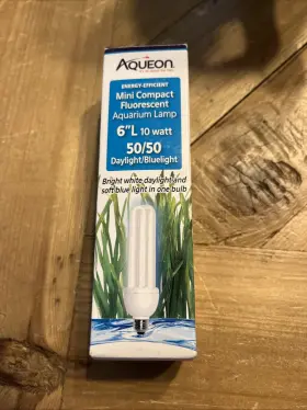 Aqueon 015905402200 Aqueous Mini Aquarium Lamp Fish 6 Inch 10 Watt Blue Light/daylight